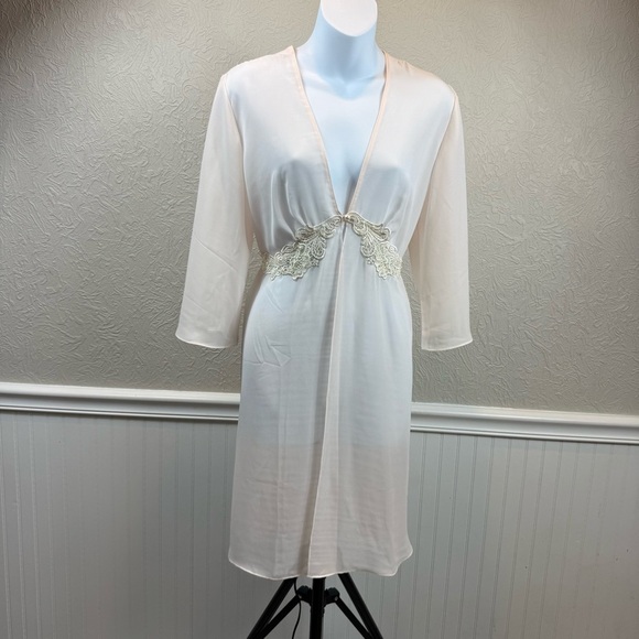 Blossom Intimates Elegant light Pink Lace Trim Robe Size Medium - Picture 1 of 10